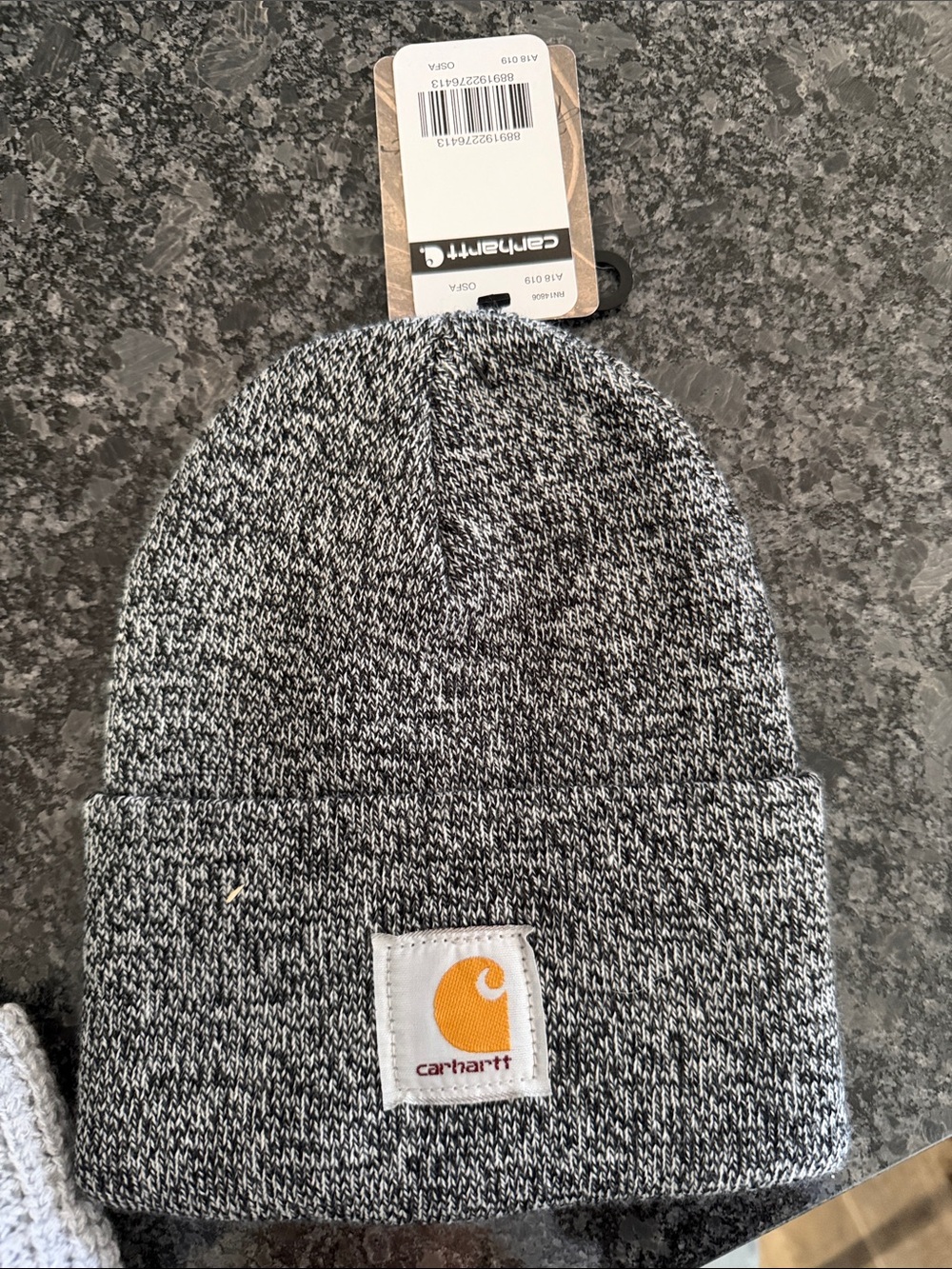4 beanies - Picture 5 of 6